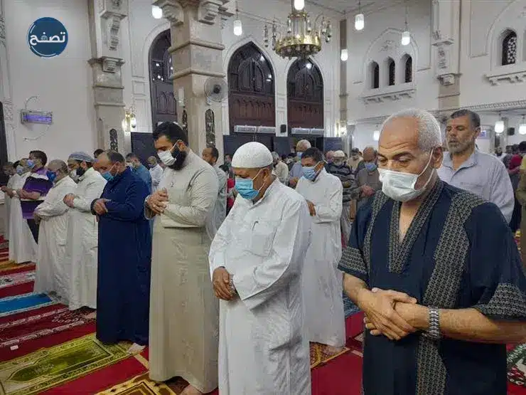 هل يجوز صلاة التراويح في مسجد والقيام في مسجد اخر