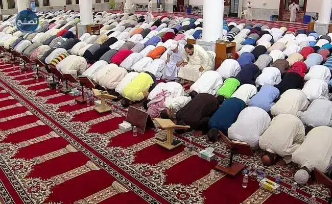 هل يجوز صلاة التراويح في مسجد والقيام في مسجد اخر