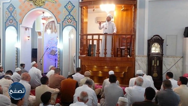 حكم الكلام من المصلين والإمام يخطب يوم الجمعة
